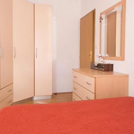 Apartmán 2 Bedroom Cozy In *